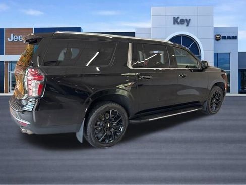 Used 2023 Chevrolet Suburban Premier AWD/4WD image 8