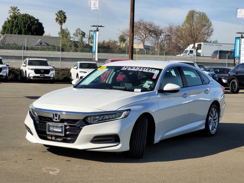 Used 2018 Honda Accord LX image 9