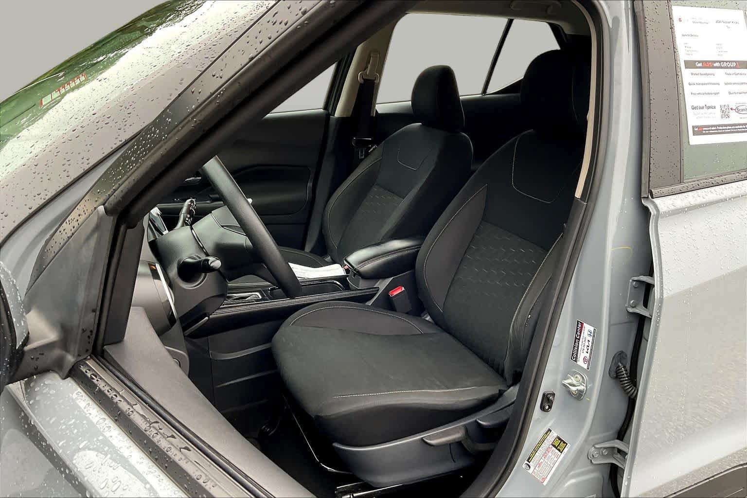 Used 2024 Nissan Kicks SV FWD image 8
