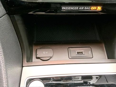 Used 2021 Volkswagen Passat 2.0T SE image 33