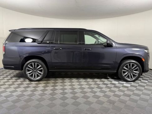 Used 2022 Cadillac Escalade ESV Sport Platinum AWD/4WD image 9