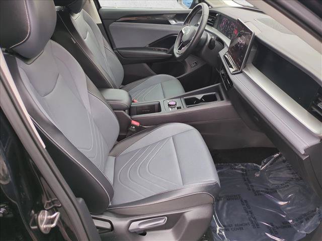 Used 2026 Volkswagen Tiguan SE FWD image 19