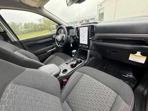 Used 2025 Ford Ranger XLT w/ Technology Package RWD image 32