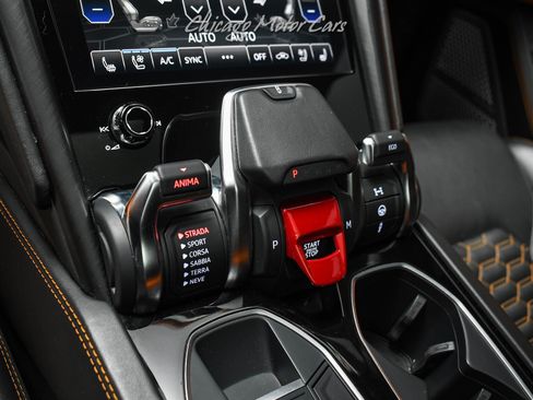 Used 2021 Lamborghini Urus AWD/4WD image 16