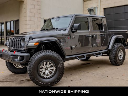 Used 2024 Jeep Gladiator Rubicon AWD/4WD image 4