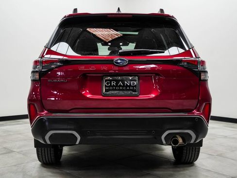 Used 2025 Subaru Forester Limited image 9