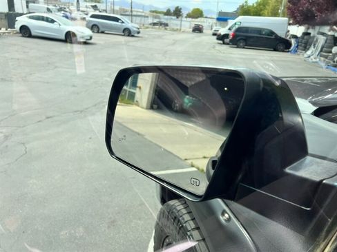 Used 2018 Toyota Tundra SR5 w/ TRD Off Road Package image 28