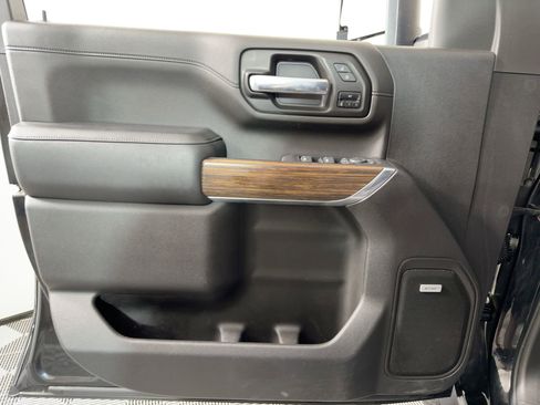 Used 2023 Chevrolet Silverado 2500 High Country w/ Z71 Off-Road Package image 18