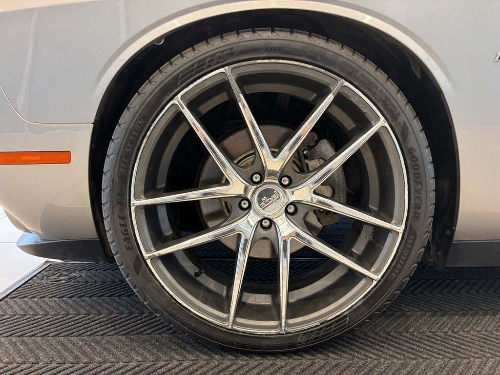 Used 2015 Dodge Challenger R/T w/ Quick Order Package 28D R/T RWD image 11