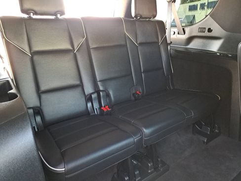 Used 2023 Cadillac Escalade ESV Sport AWD/4WD image 12