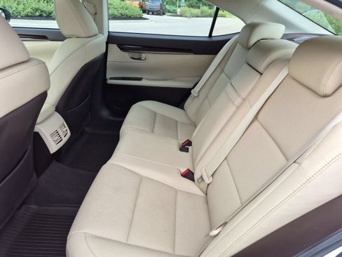Used 2017 Lexus ES 350 w/ Navigation System Package FWD image 20