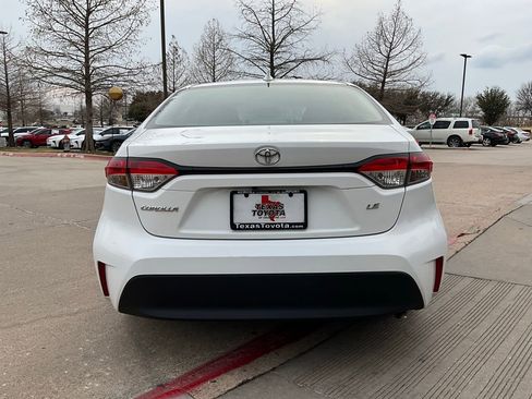 Used 2024 Toyota Corolla LE image 7