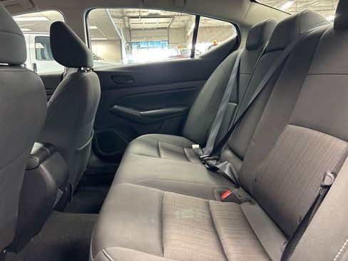 Used 2024 Nissan Altima 2.5 SV FWD image 18