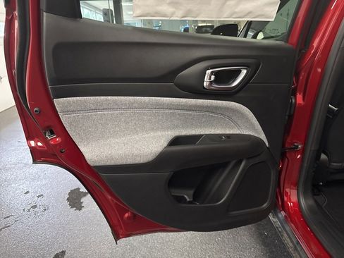 New 2025 Jeep Compass Latitude image 27