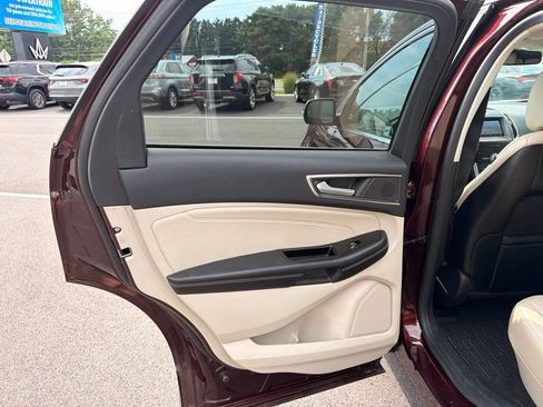 Used 2020 Ford Edge Titanium w/ Equipment Group 301A AWD/4WD image 11