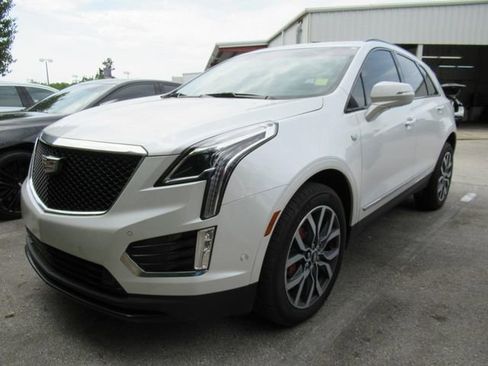 Used 2024 Cadillac XT5 Sportv w/ Platinum Package AWD/4WD image 2