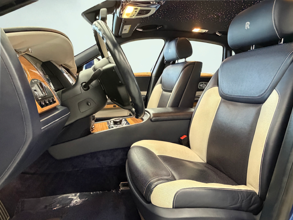 Used 2019 Rolls-Royce Ghost RWD image 58