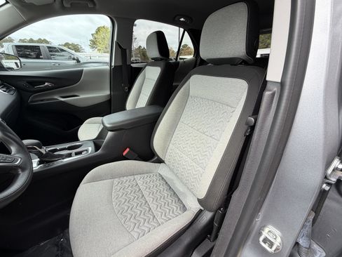 Used 2024 Chevrolet Equinox LS w/ LS Convenience Package FWD image 17