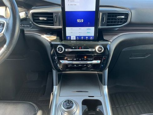 Used 2023 Ford Explorer Limited w/ Limited Technology Package image 20