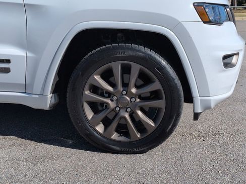 Used 2017 Jeep Grand Cherokee Limited 75th Anniversary image 10