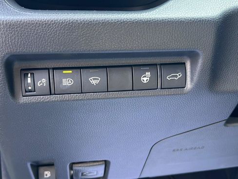 Used 2020 Toyota RAV4 XLE w/ Convenience Package AWD/4WD image 24