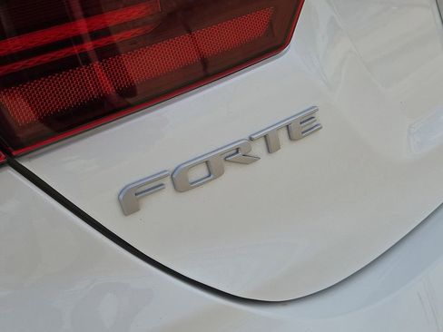 Used 2023 Kia Forte GT-Line w/ GT-Line Premium Package image 13