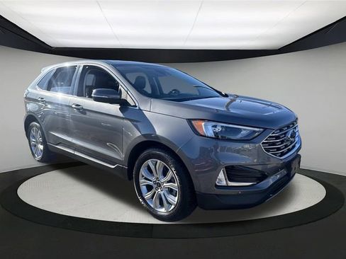 Used 2024 Ford Edge Titanium image 3