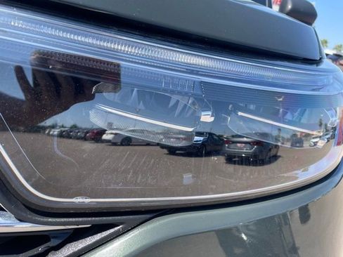 Used 2024 Ford Explorer XLT image 9