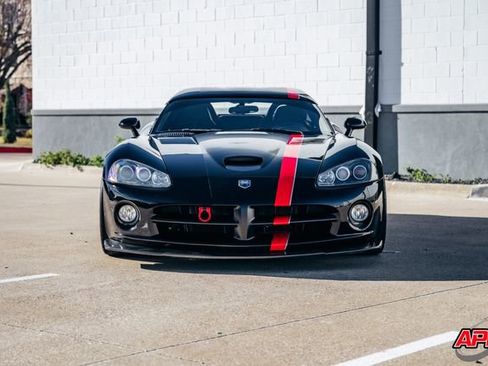 Used 2004 Dodge Viper SRT-10 image 16