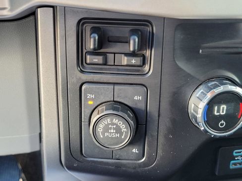 Used 2021 Ford F150 XLT image 15