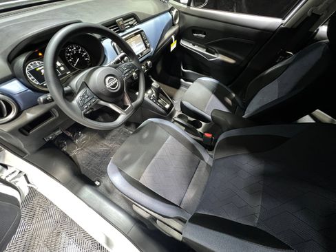 New 2025 Nissan Versa SV w/ Trunk Package image 33