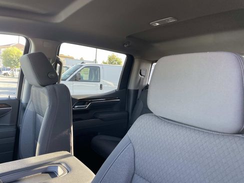 New 2026 GMC Sierra 1500 SLE w/ Preferred Package image 18