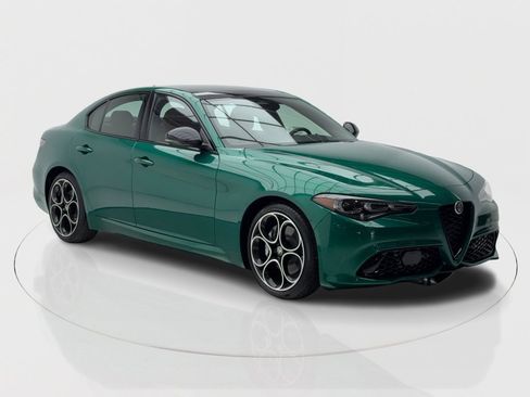 New 2025 Alfa Romeo Giulia image 1