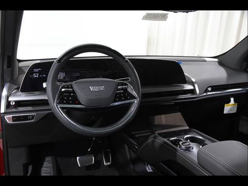 New 2026 Cadillac Vistiq Sport w/ LPO, Floor Liner Package AWD/4WD image 7
