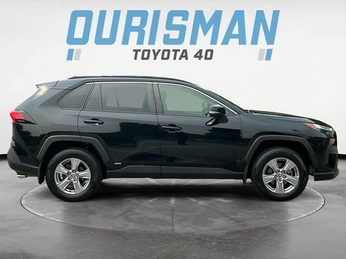 Used 2022 Toyota RAV4 XLE AWD/4WD image 8