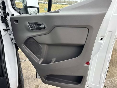 New 2026 Ford Transit 250 148 Medium Roof RWD image 18