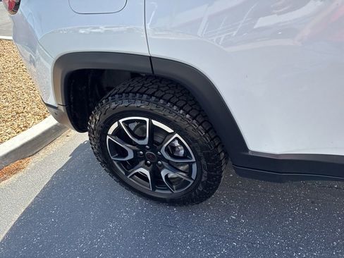 Used 2025 Jeep Compass Trailhawk w/ Trailer Tow Group image 21