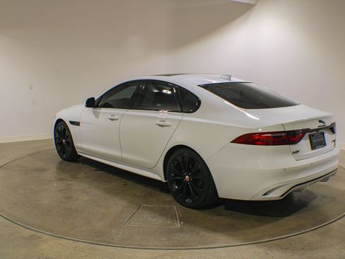 Used 2022 Jaguar XF R-Dynamic SE AWD/4WD image 4