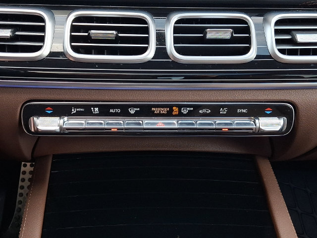 Used 2025 Mercedes-Benz GLS 450 4MATIC image 19
