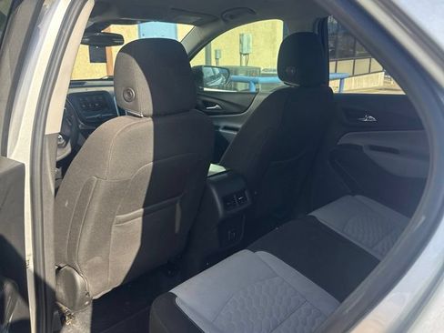 Used 2021 Chevrolet Equinox LS w/ LS Convenience Package FWD image 5