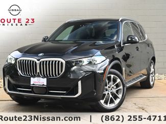 Used 2024 BMW X5 xDrive40i w/ Premium Package image 1
