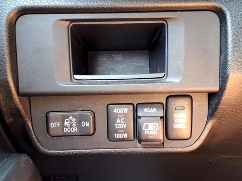 Used 2017 Toyota Tacoma TRD Sport w/ Premium & Technology Package image 22