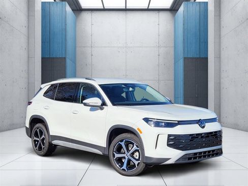 New 2026 Volkswagen Tiguan SE image 1