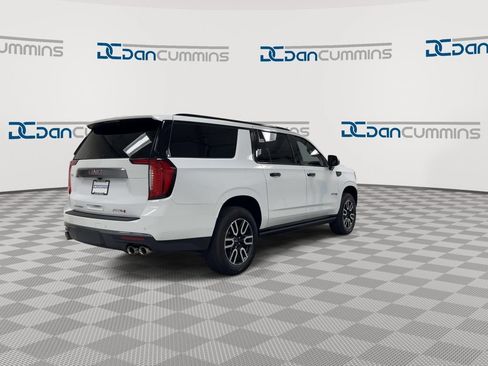 Used 2022 GMC Yukon XL AT4 AWD/4WD image 8