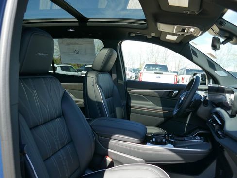 New 2026 Buick Enclave Avenir w/ Super Cruise Package AWD/4WD image 12