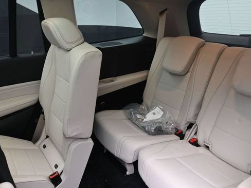 Certified 2026 Mercedes-Benz GLS 450 4MATIC image 22