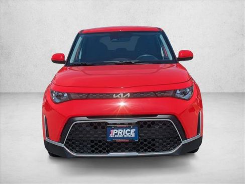 Used 2024 Kia Soul LX w/ Option Group 015 FWD image 2