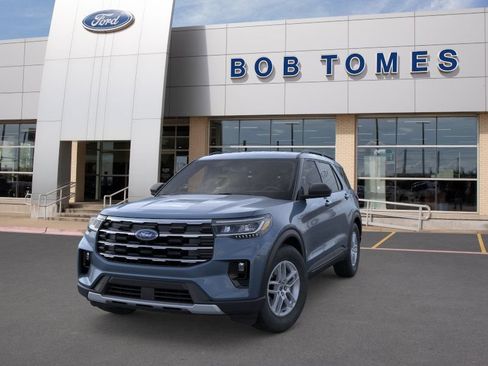Used 2026 Ford Explorer Active w/ Active Comfort Package RWD image 2