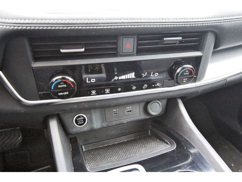 Used 2023 Nissan Rogue SV image 21