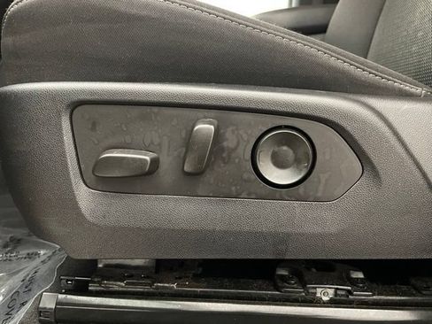 Used 2023 Chevrolet Colorado LT w/ LT Convenience Package II AWD/4WD image 11
